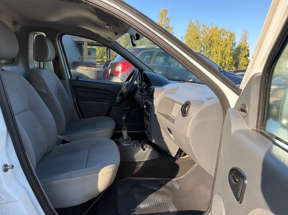 Dacia Logan 15 of 24