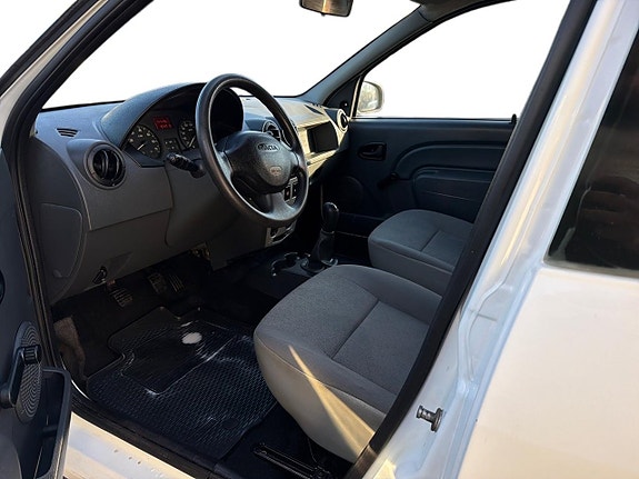 Dacia Logan 16 of 24
