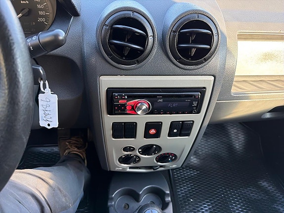 Dacia Logan 19 of 24