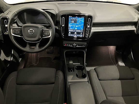 Volvo EX40 5 of 13