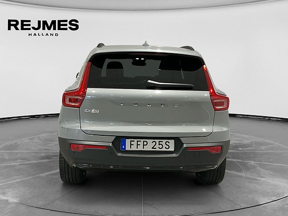 Volvo EX40 7 of 13