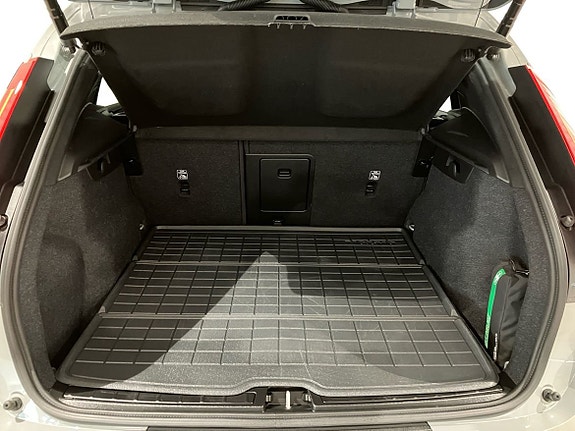 Volvo EX40 13 of 13