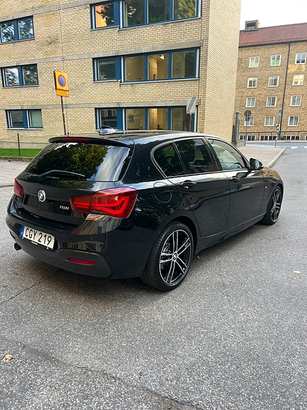 BMW 118i 5 of 22