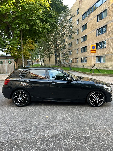 BMW 118i 4 of 22