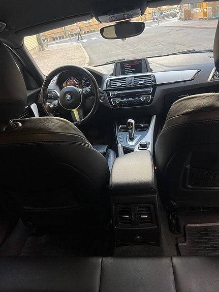 BMW 118i 9 of 22
