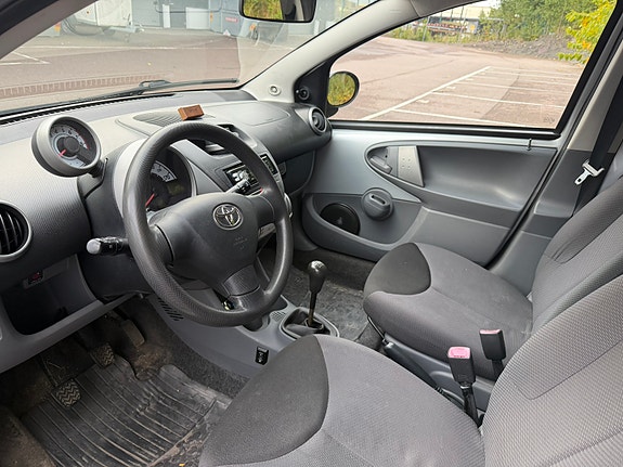 Toyota Aygo 5 of 6