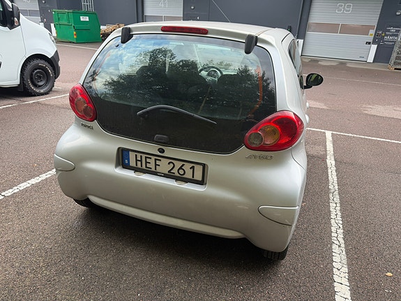 Toyota Aygo 3 of 6