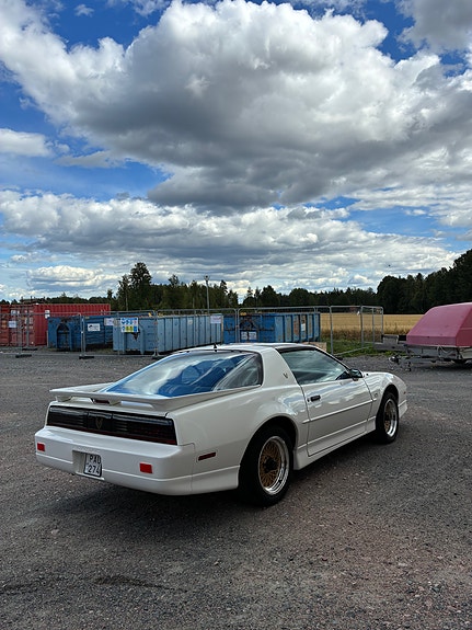 Pontiac Firebird 2 of 2