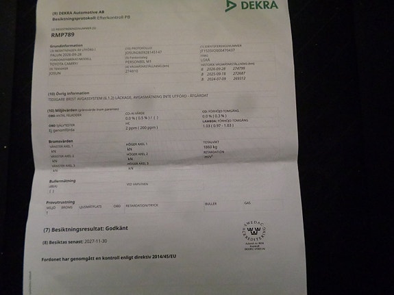 Toyota Camry 23 of 30