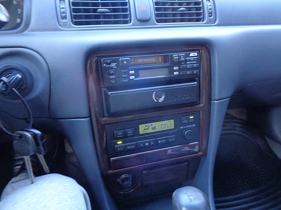 Toyota Camry 11 of 30