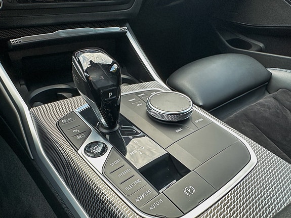 BMW 330e 13 of 20