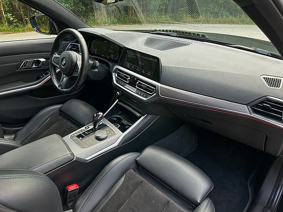 BMW 330e 18 of 20