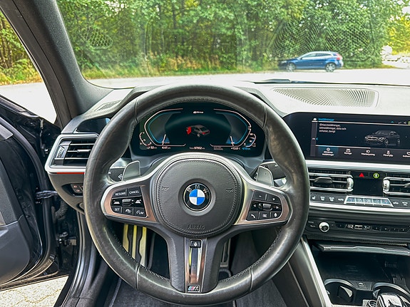 BMW 330e 10 of 20