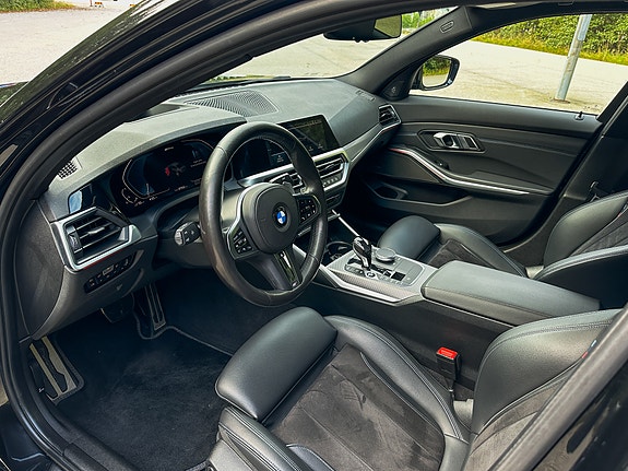 BMW 330e 15 of 20