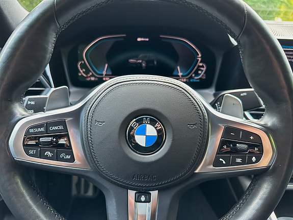 BMW 330e 11 of 20