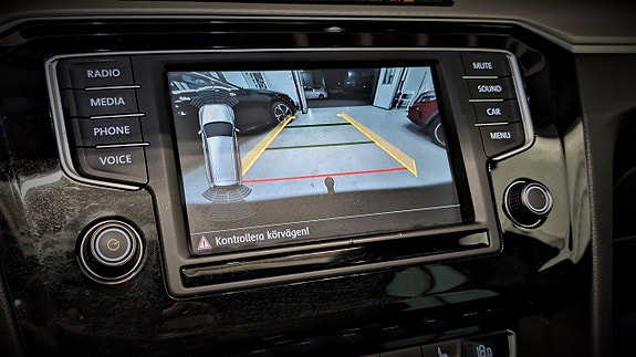 Volkswagen Passat Alltrack 22 of 23
