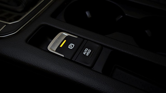 Volkswagen Passat Alltrack 19 of 23