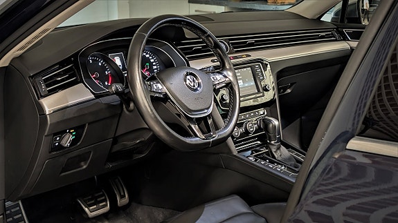 Volkswagen Passat Alltrack 11 of 23