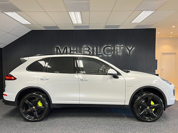 Porsche Cayenne S 6 of 29