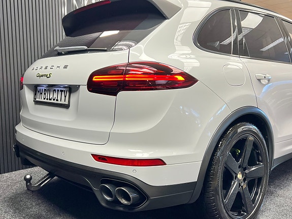 Porsche Cayenne S 11 of 29