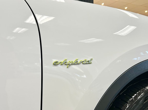Porsche Cayenne S 12 of 29