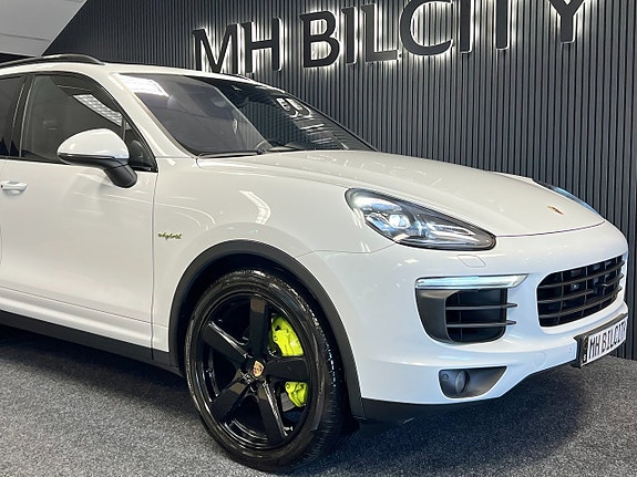 Porsche Cayenne S 3 of 29