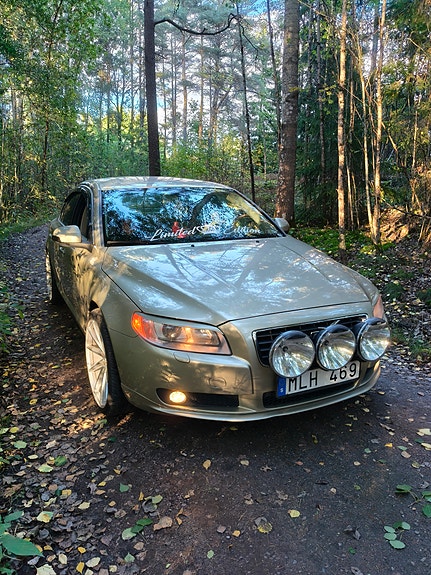 Volvo S80 3 of 5