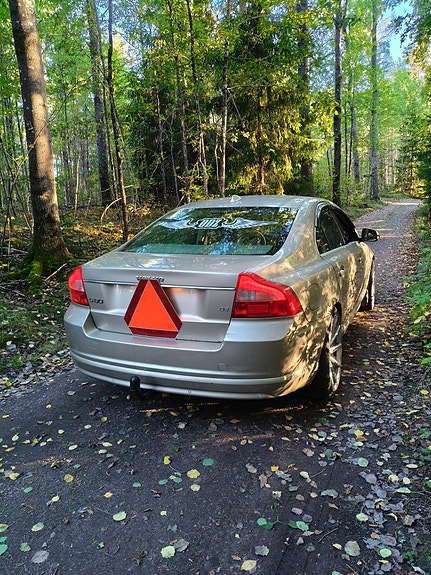 Volvo S80 4 of 5