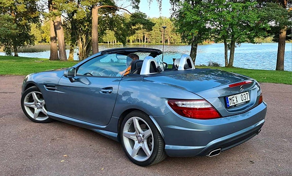 Mercedes-Benz SLK200 2 of 14