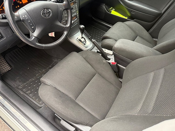 Toyota Avensis 9 of 10