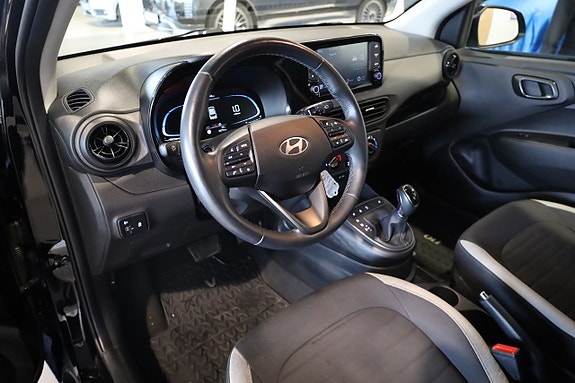 Hyundai i10 8 of 23