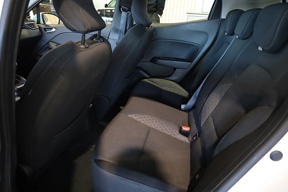 Renault Clio 15 of 28