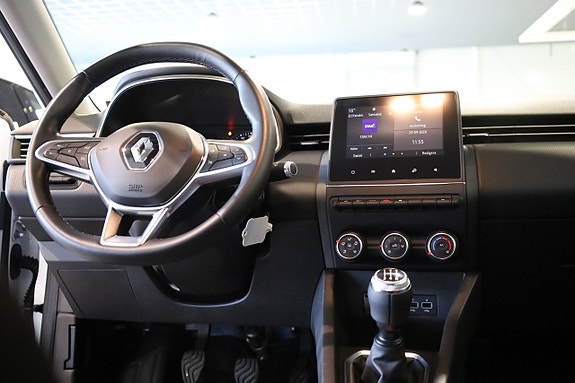 Renault Clio 18 of 28