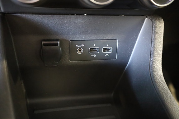 Renault Clio 23 of 28