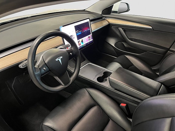 Tesla Model 3 9 of 22