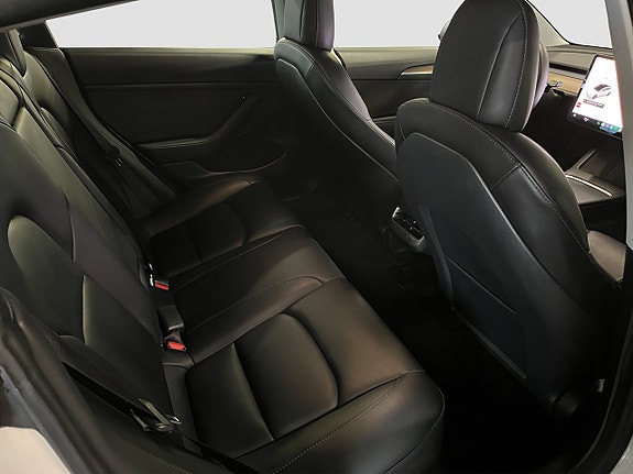 Tesla Model 3 19 of 22