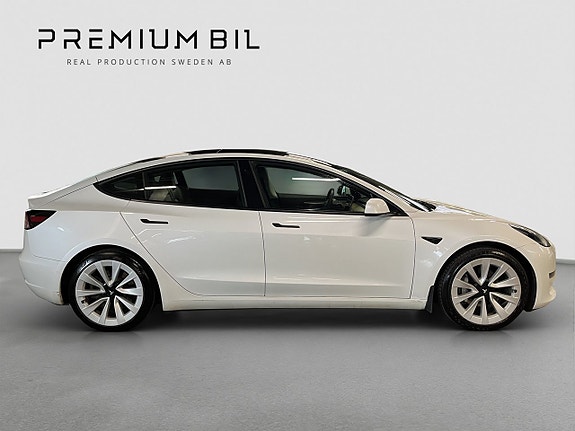 Tesla Model 3 8 of 22