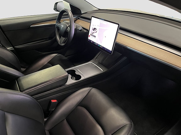 Tesla Model 3 18 of 22