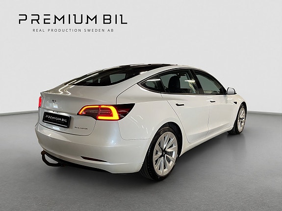 Tesla Model 3 7 of 22