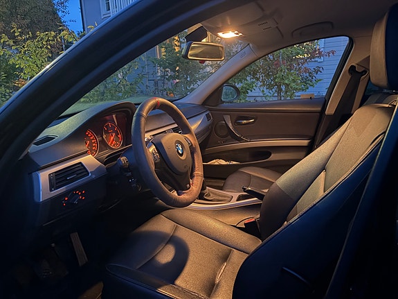 BMW 320d 3 of 5