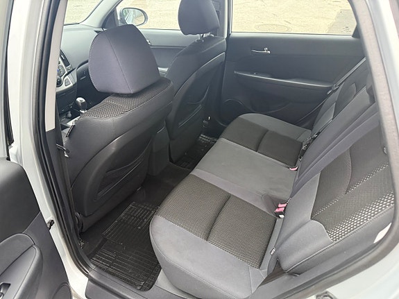 Hyundai i30 6 of 8
