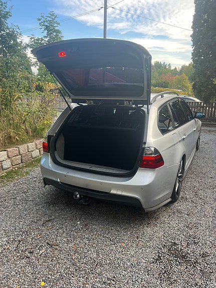BMW 330Xi 6 of 13