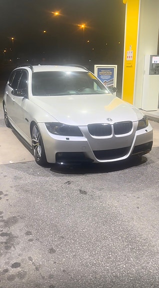 BMW 330Xi 3 of 13