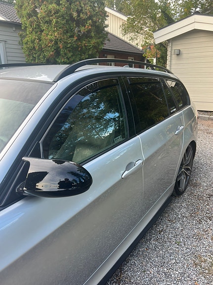 BMW 330Xi 8 of 13