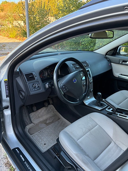 Volvo V50 7 of 11