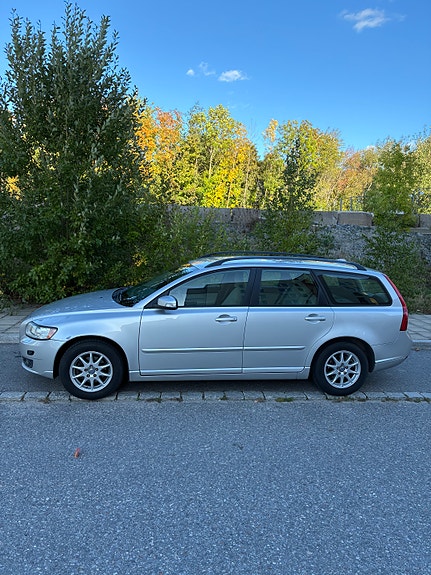 Volvo V50 4 of 11
