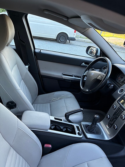 Volvo V50 8 of 11