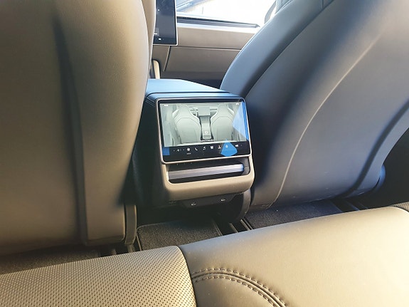 Tesla Model 3 10 of 25