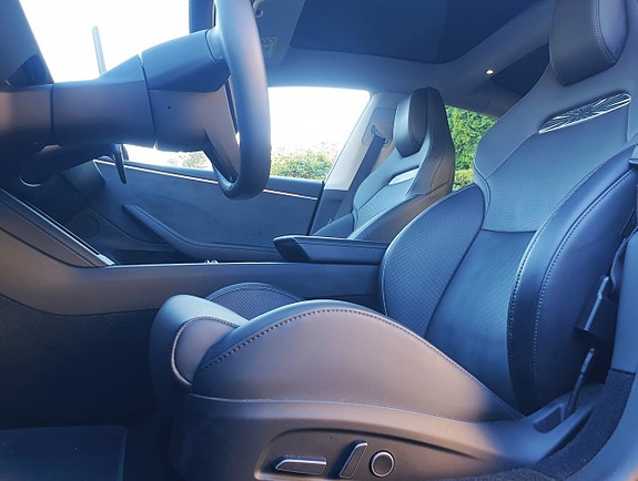 Tesla Model 3 2 of 25