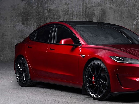 Tesla Model 3 18 of 25